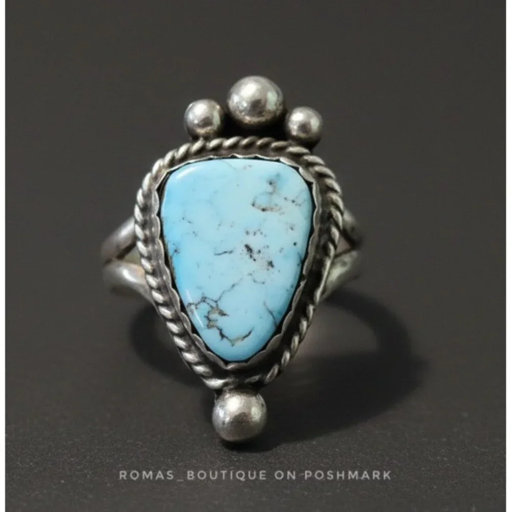 Vintage Native American Navajo sterling silver and turquoise ring